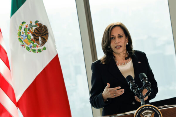 kamala Harris minando la corrupción